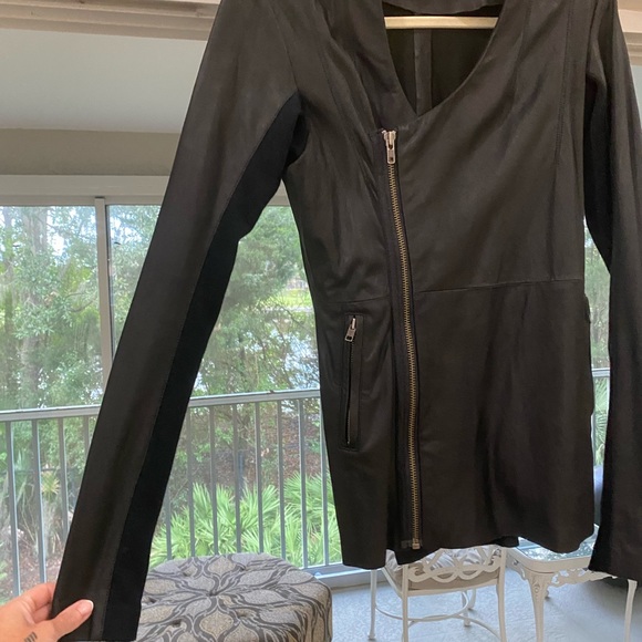 Veda featherweight leather asymmetric zipper jacket - Picture 11 of 12